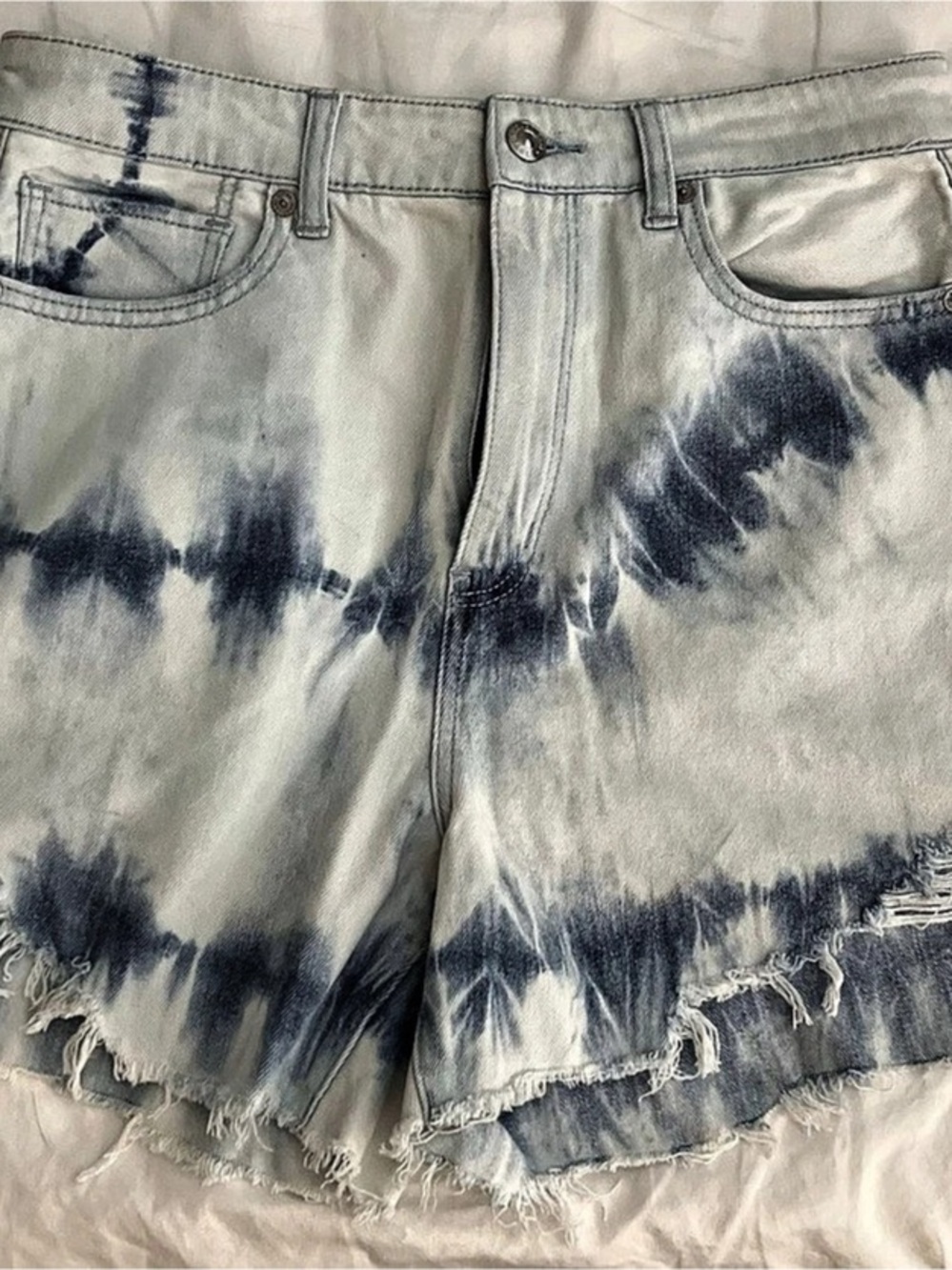 American Eagle Tie-Dye Denim Mom Shorts Blue & White Size 8